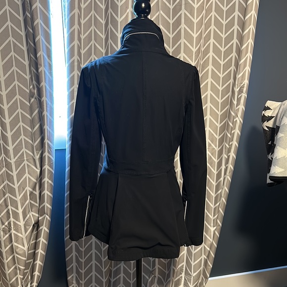 Lululemon asymmetrical cycling jack, size 6 - Picture 3 of 7